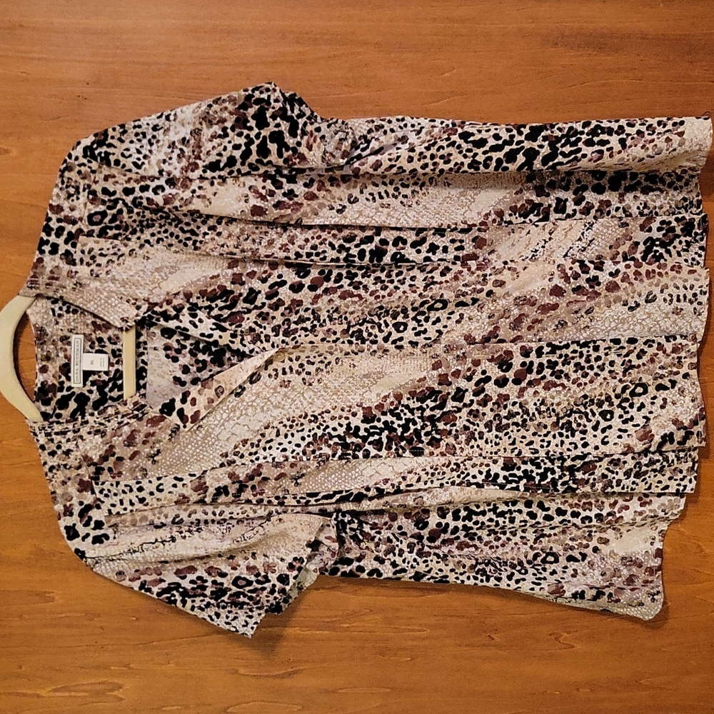 Dana Buchman brown/beige animal print SS blouse